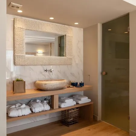 Hotel Oniro Suites, A Member Of Mykonos Highlights 3*