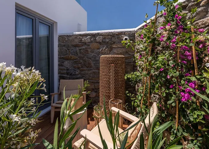 أونيرو سويتس فندق 3*